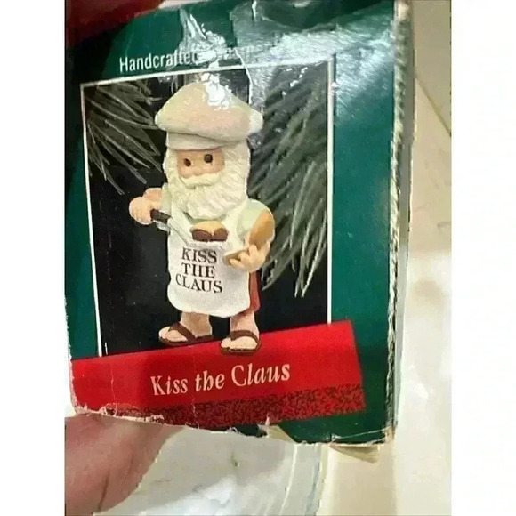 Hallmark Christmas Ornament 1988 Kiss The Claus - Picture 10 of 12